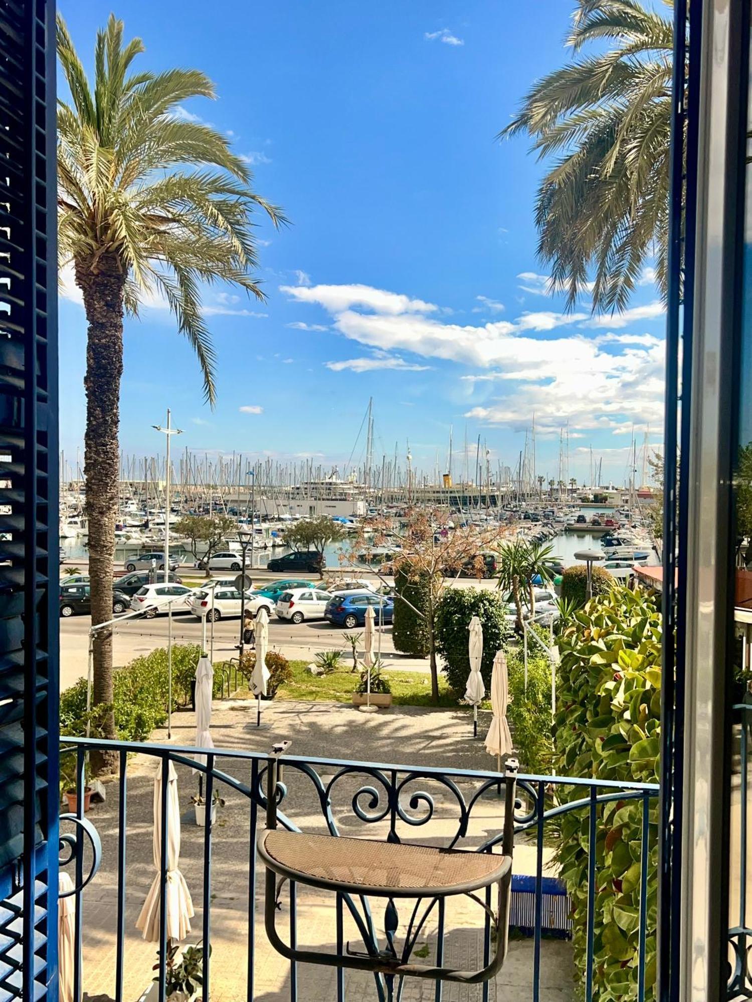 Entire Flat First Line - Sea Views - Vilanova I Geltru Apartment *